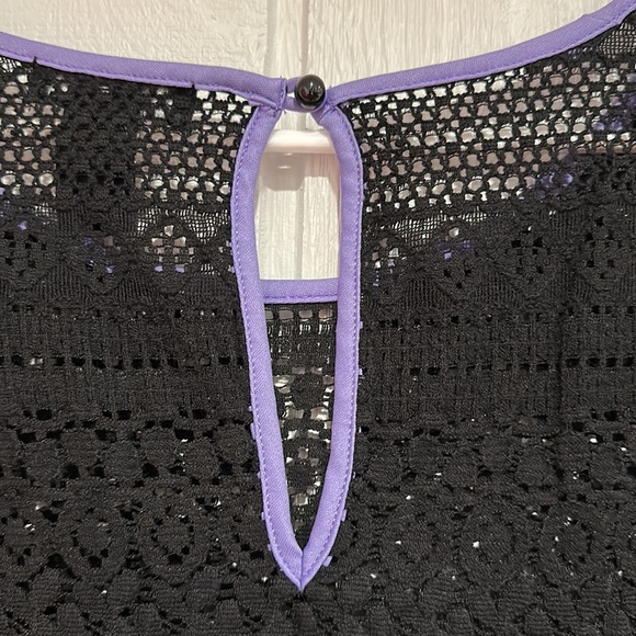 Signature Studio Top - Picture 3 of 6